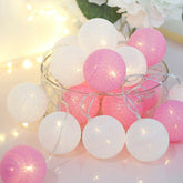 Guirlande lumineuse en boules de coton